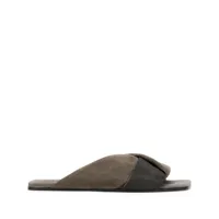 brunello cucinelli sandales en daim à ornements métalisés - gris