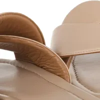 atp atelier slippers & mules, flat sandal en beige - pour dames