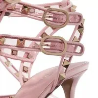 valentino garavani sandales, ankle strap rockstud sandals en transparent - pour dames
