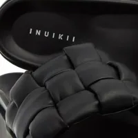 inuikii slippers & mules, padded braided en noir - pour dames